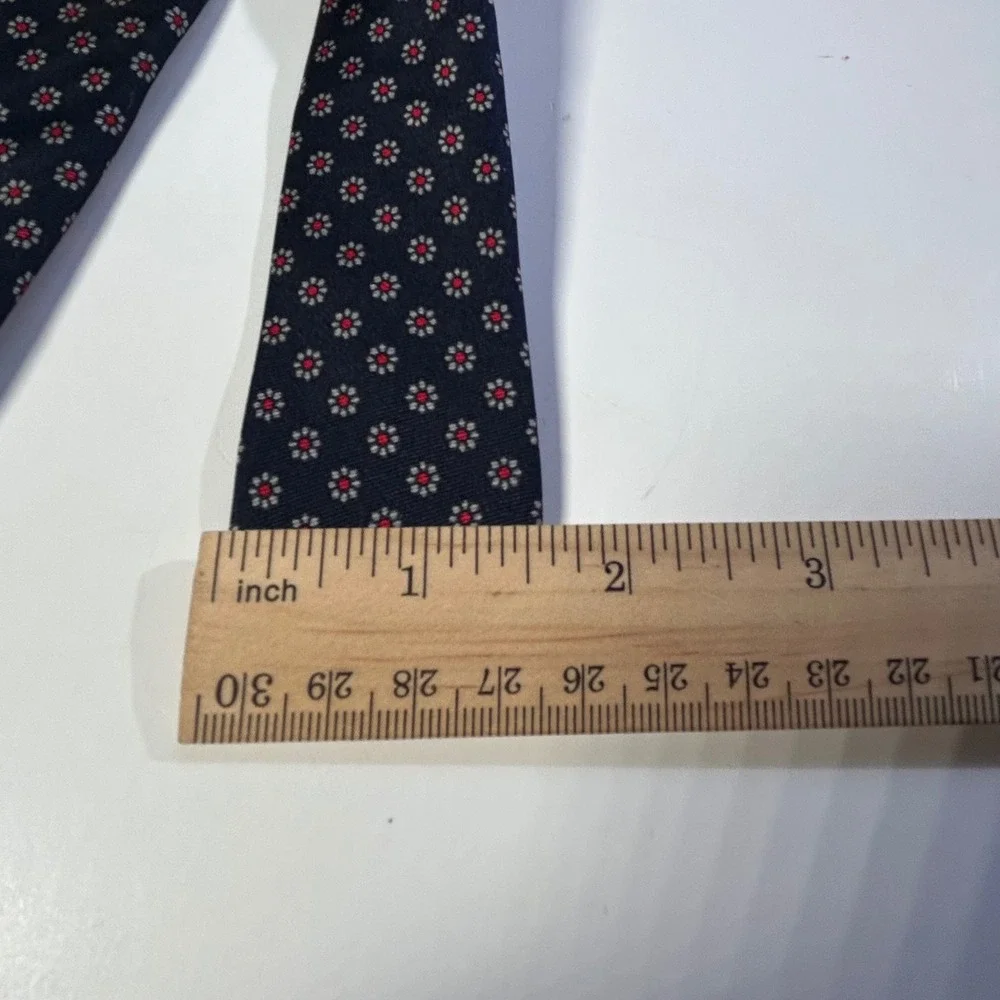 Pride of England Men Navy Blue Silk Tie Floral Medallion Dark Academia Retro Vtg